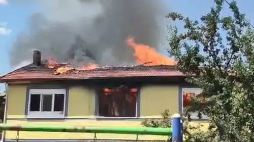Afyonkarahisar'da korkutan yangın: Bir yuva küle döndü