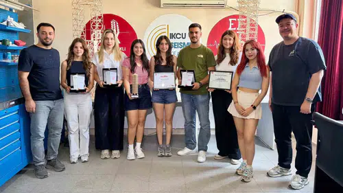 İzmirli genç mühendislerden dünya çapında sismik zafer: 49 üniversiteyi geride bıraktılar