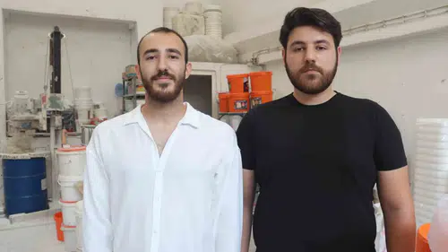 Üniversiteli kardeşlerden devrim niteliğinde buluş: Binalara yüzde 50 tasarruf kalkanı