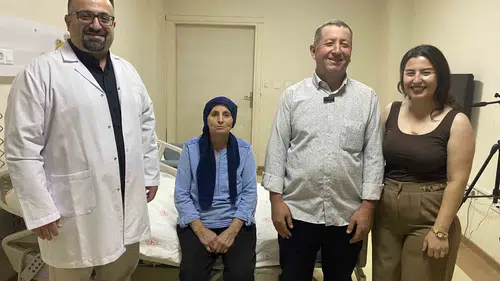 Tıbbi mucize Alaşehir’de gerçekleşti: 8 ay boyunca karnında taşıdığı kemikle hayata tutundu