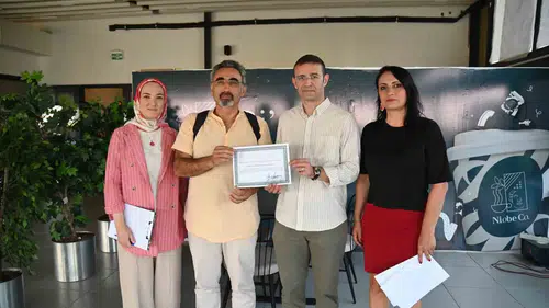 Manisa Büyükşehir Belediyesi’nden sağlıkta öncü hamle: Türkiye’ye örnek olacak sertifika