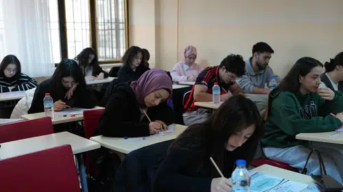 Denizli’de Eğitimde Fırsat Eşitliği: Ücretsiz Kurslardan Üniversiteye Uzanan Başarı Köprüsü