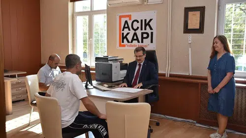 Salihli'de çözümün adresi Açık Kapı: Kaymakam Güldoğan bizzat masada