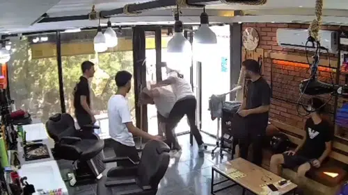 Çiğli'de Bıçaklı Saldırı Girişimi Tek Yumrukla Sonlandı