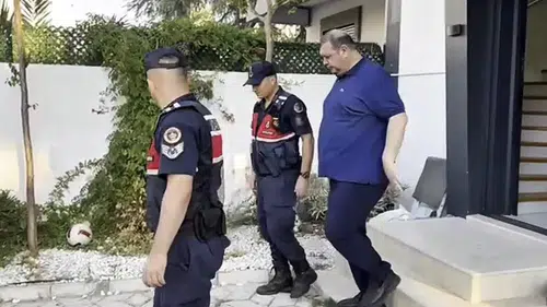 Menderes Belediyesindeki rüşvet operasyonunda şok detay: Başkanın yanına sızdırılmış