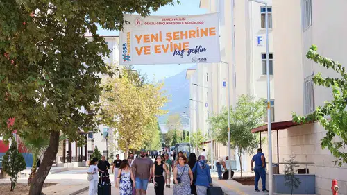 Denizli'de barınma sorunu tarih oldu: Binlerce öğrenci yurtlarına yerleşti
