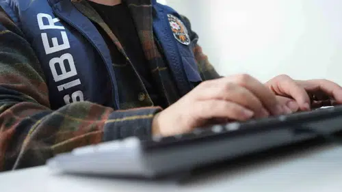 "Gizli operasyon" yalanıyla servetini kaptırdı: Emniyetten kaçamadılar