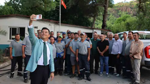 Marmaris'in gizli kahramanlarına Başkan Ünlü'den tatlı sürpriz