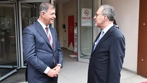 AK Partili Kasapoğlu’ndan İzmir siyasetini hareketlendiren çıkış: Siyasette kapılar asla kapanmaz