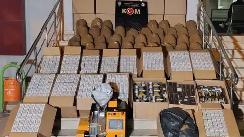 Bolvadin’de kaçak tütün operasyonu: Adreslerden adeta fabrika çıktı