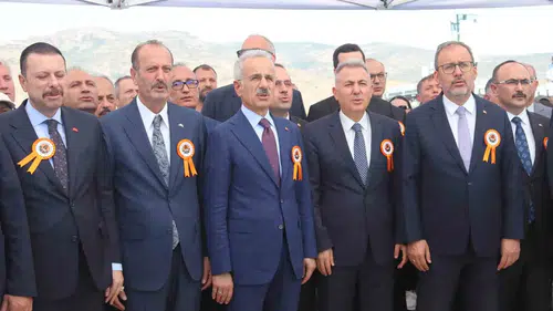 İzmir’de Cumhuriyet mirasına vefa: Tarihi Gediz Köprüsü yeniden hayat buldu