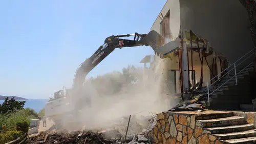 Bodrum’da imar denetimleri tavizsiz sürüyor: 74 kaçak yapı için yıkım kararı uygulandı