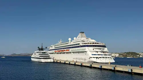Bodrum limanlarında kruvaziyer hareketliliği: 800'ü aşkın turist şehre ayak bastı