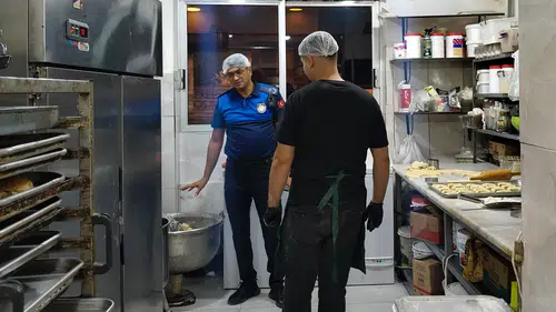 Efeler sofralarındaki güveni denetimle tescilledi: Fırınlarda gramaj ve hijyen mesaisi