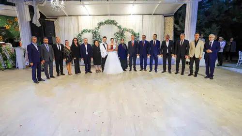 Şehit emanetine vefa: Vali Akbıyık genç çiftin mutluluğuna ortak oldu