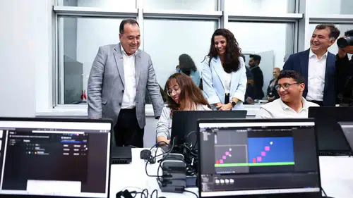 Manisa'da dijital devrim: Genç yazılımcılar ilk projeleriyle sahneye çıktı