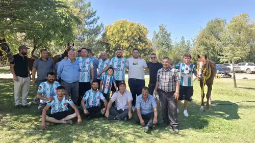 Selendi'nin gururu Ankara'dan zaferle döndü: Ciritçiler yarı final biletini kaptı