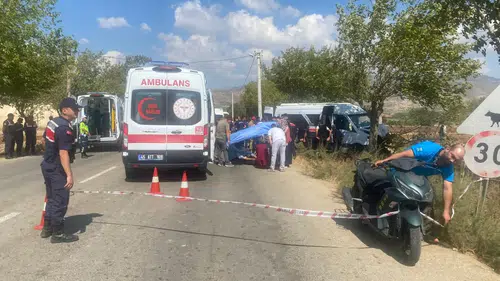 Manisa'da işçi servisi dehşeti: 14 kişi hastanelik oldu