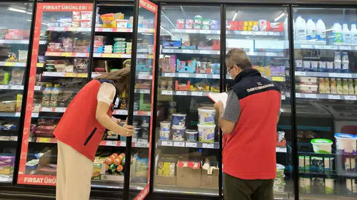 Afyonkarahisar’da market rafları mercek altında: Tarımsal ürünlerde fiyat takibi sıkılaştı