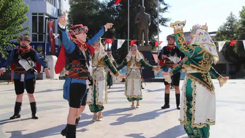 Köşk’te 6 Eylül gururu: Kurtuluşun 104. yılı meydanlarda yankılandı