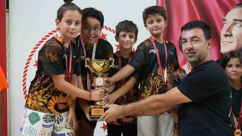 Geleceğin raketleri Menteşe’de sahne aldı: İl birinciliğinde madalyalar sahiplerini buldu
