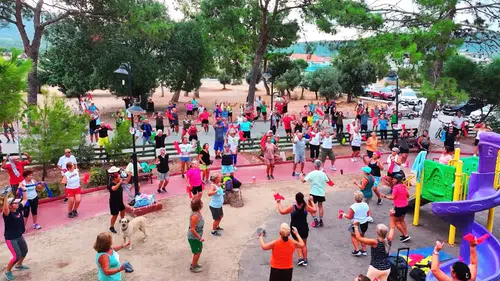 Didim’de güne zinde başlangıç: Başkan Gençay vatandaşlarla spor yaptı