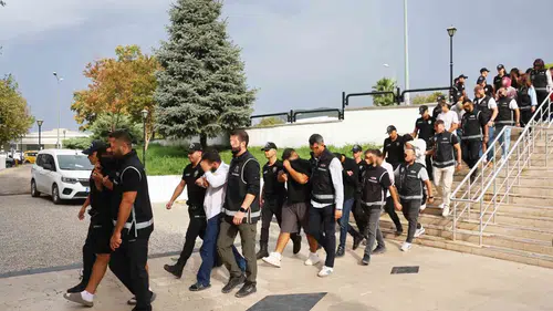 8 ilde düğmeye basıldı: Suç örgütlerine yönelik dev operasyonda 13 tutuklama