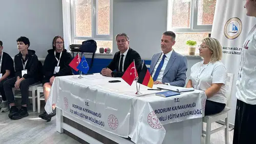 Bodrum’da eğitim köprüsü: Alman öğrencilerle demokratik katılım zirvesi