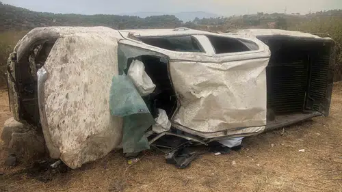 Karpuzlu'da sabah saatlerinde korkutan kaza: Üç kişi hastaneye kaldırıldı