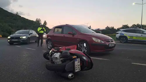 Menteşe'de trafik kazası: Kavşakta çarpışan motosikletin sürücüsü yaralandı