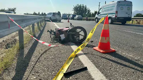 Manisa'da acı sabah: Motosikletli güvenlik görevlisi feci kazada can verdi