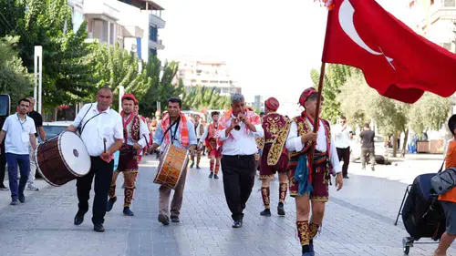Salihli’de Yörük rüzgarı: 9. Keşkek ve Cirit Şenliği’nde gelenekler yaşatıldı