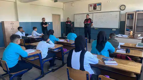 Jandarmadan geleceğin teminatı öğrencilere tam koruma kalkanı