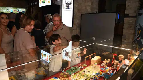 Kuşadası’nda zaman yolculuğu: 18’inci yüzyıldan günümüze oyuncakların büyüleyici dünyası