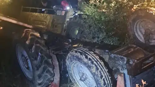 Kiraz'da tarım faciası: Traktörün altında kalan sürücü kurtarılamadı