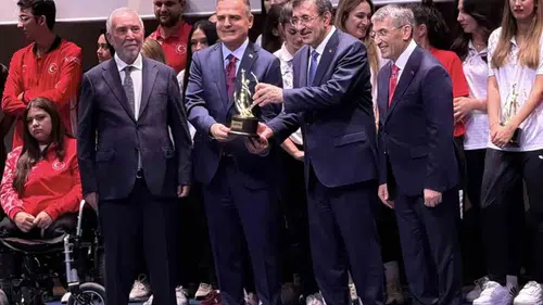 Muğla’nın spor vizyonuna prestijli ödül: Vali Akbıyık’a büyük onur