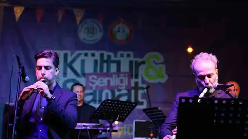 Muğla’nın meydanında Anadolu rüzgarı: Geleneksel ezgiler yeniden hayat buldu