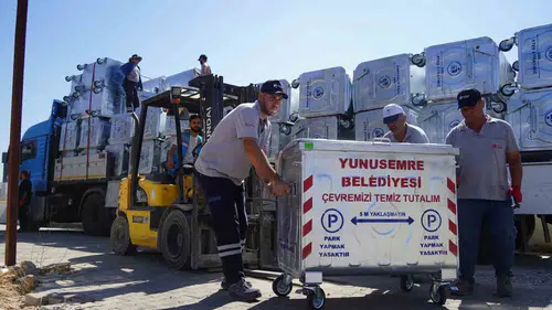 Yunusemre’de çöp konteynerlerinde büyük değişim: Yüzde 90’ı yenilendi