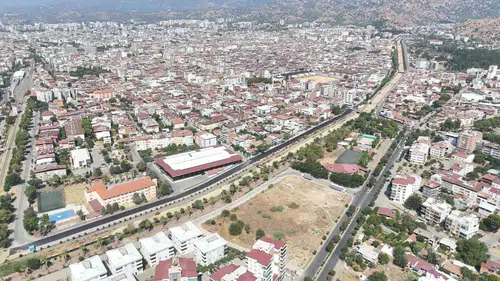 Nazilli'de asfalt mesaisi: Başkan Tetik direksiyona geçti, konforu bizzat denedi
