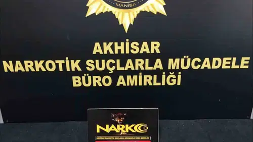 Akhisar narkotik ekiplerinden zehir tacirlerine geçit yok: İki tutuklama