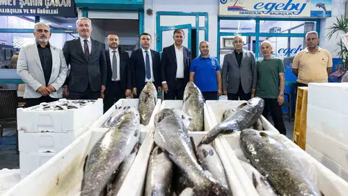 İzmir’de Denizler İçin Yeni Dönem: Başkan Tugay İlk Açık Artırmayı Yönetti