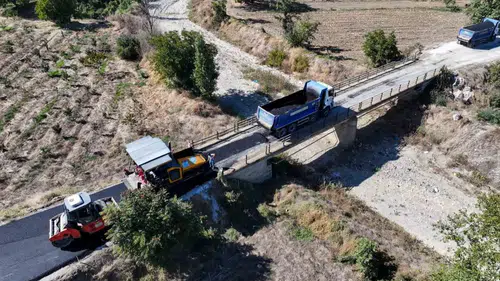 Sarıgöl’de ulaşım seferberliği: 5 mahallenin yolu baştan aşağı yenileniyor
