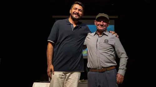 Balıkçı Adem ile Yaren Leylek’in efsanevi dostluğu İzmir’de sahneye taşındı