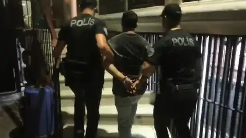 İzmir sokaklarında Yunus polisinden kaçamadı: 19 yıllık hapis cezası vardı