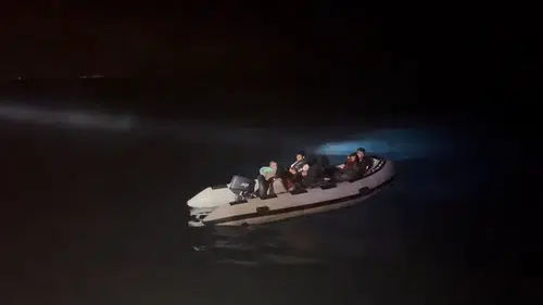 Didim açıklarında ölümle burun buruna gelen göçmenlere Sahil Güvenlik yetişti