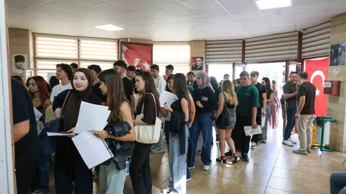 Aydın'da öğrencilerin ulaşım mesaisi: AYKART stantları hayat kurtarıyor
