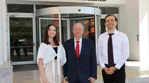 İzmirli genç mühendislerin uzay yolculuğu: İtalya’nın kapılarını araladılar