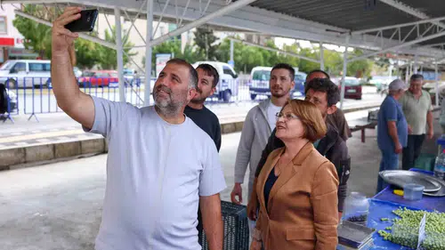 Didim'de üreticinin yüzü güldü: Zeytin Pazarı kapılarını açtı