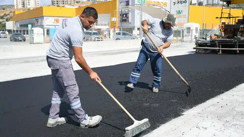Kuşadası yollarında konfor dönemi: Değirmendere’de asfalt seferberliği
