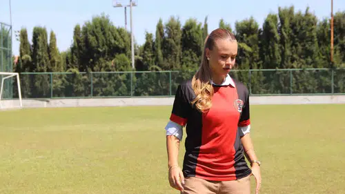Futbolun genç mimarı Turgutluspor’da: Zeynep Mestan dönemi resmen başladı